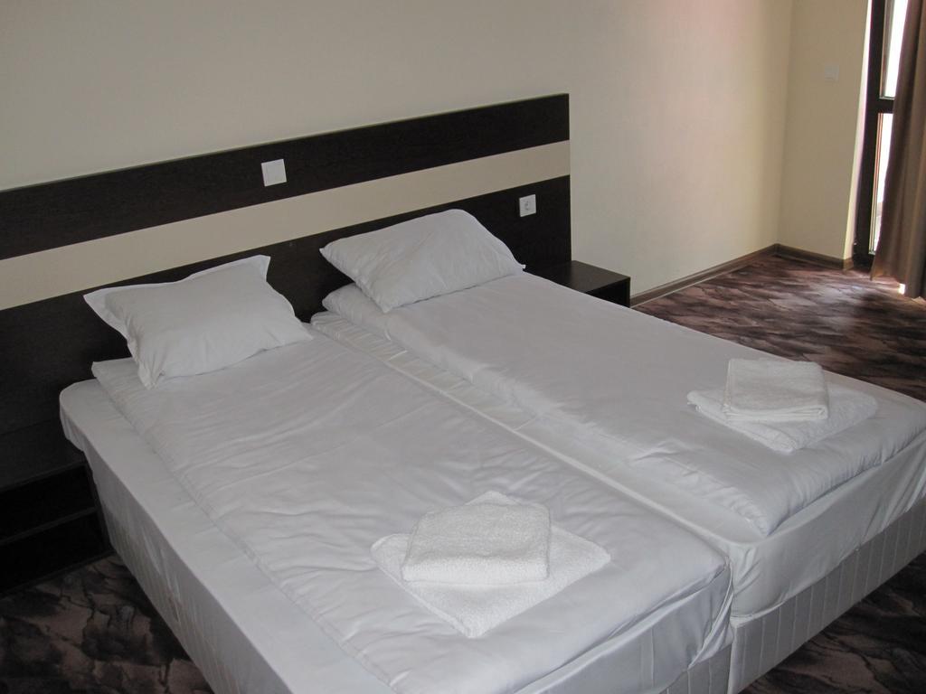 Hotel Deyanira Gorno Dryanovo Pokoj fotografie